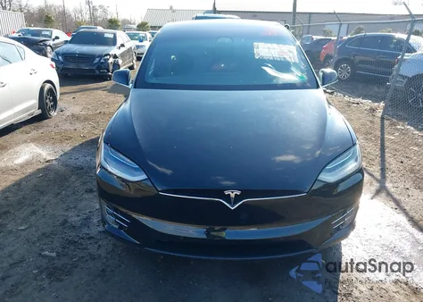 2017 Tesla Model X 100D/75D/90D z USA, uszkodzony, nr VIN 5YJXCBE20HF040250